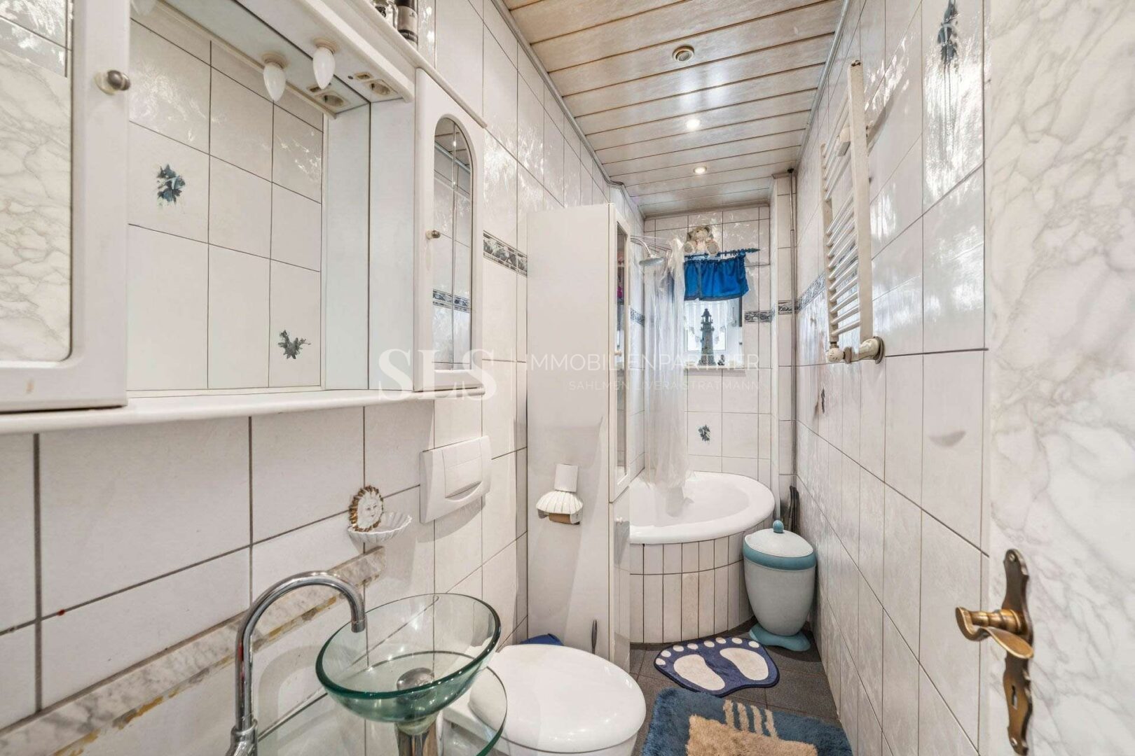 Badezimmer EG rechts