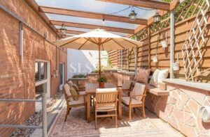 Terrasse (Souterrain) - (KI generiert)