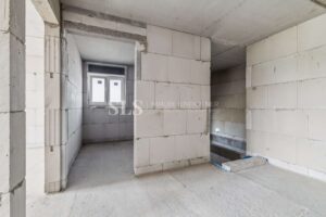 Flur 1.OG Blick ins Bad