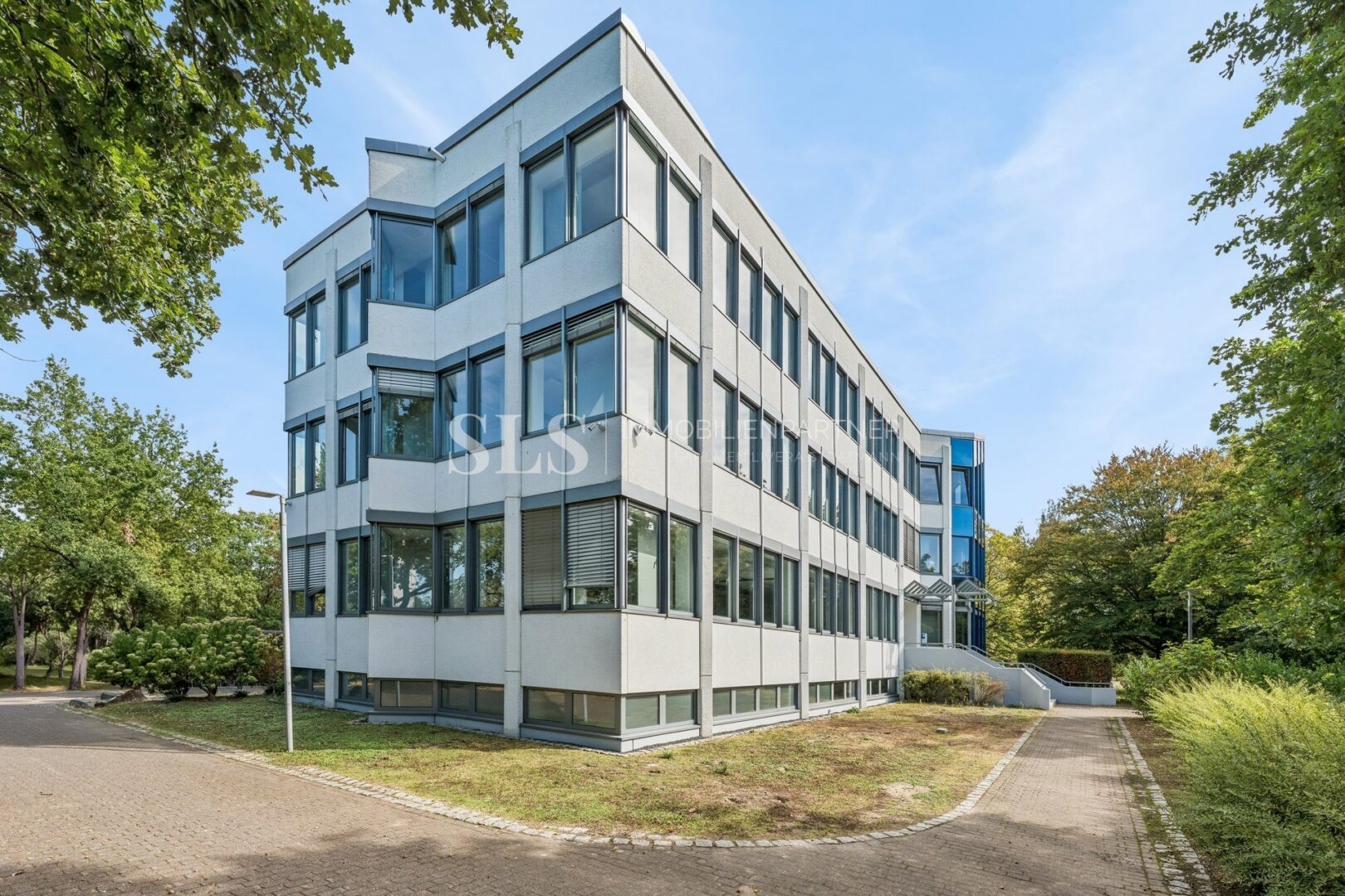 Außenansicht Verwaltungsgebäude