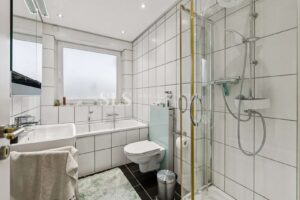 Badezimmer EG
