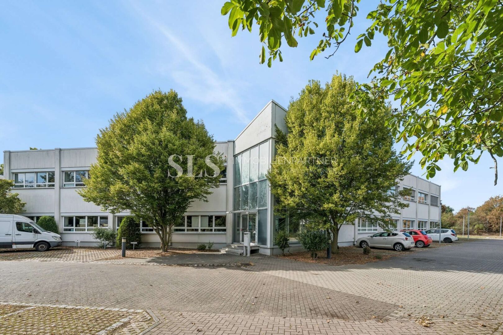 Außenansicht Büro- und Serviceeinheit