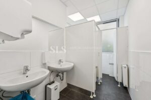 Damen-WC Verwaltungsgebäude